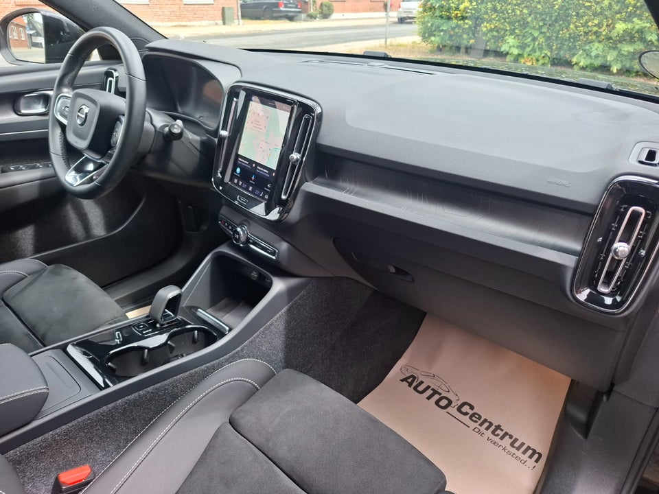 Volvo XC40 ReCharge Extended Range Plus 5d