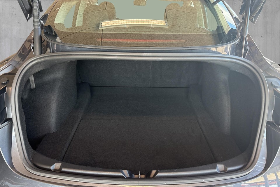 Tesla Model 3 Standard Range+ RWD 4d