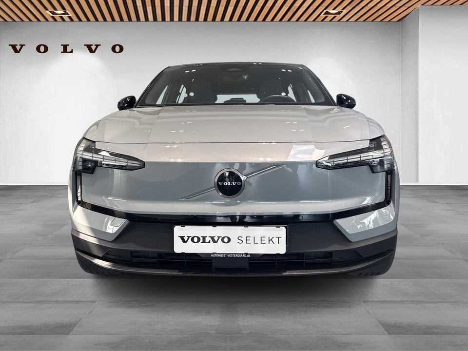 Volvo EX30 Extended Range Plus 5d