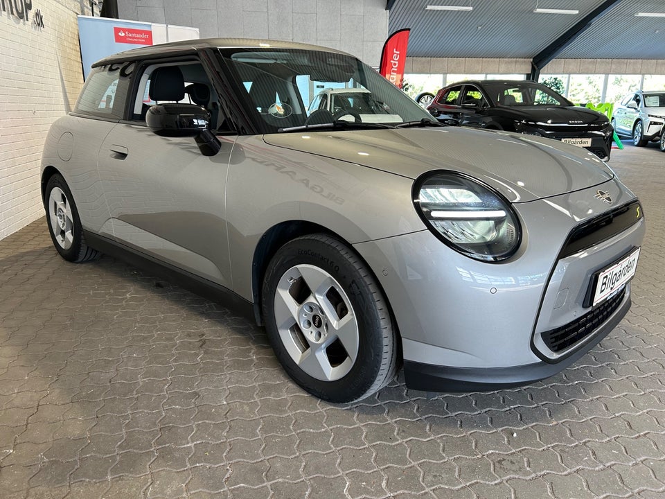 MINI Cooper SE Essential Trim 3d