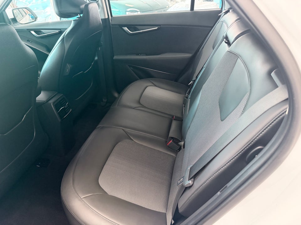 Kia Niro 64 EV Prestige 5d