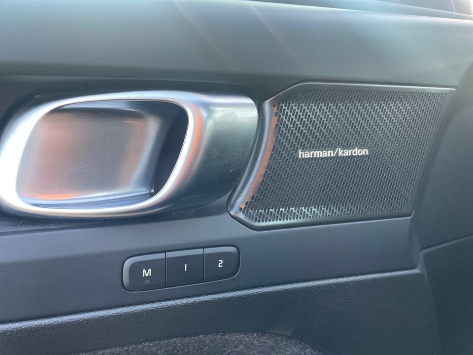 Volvo EX40 Extended Range Black Edition 5d