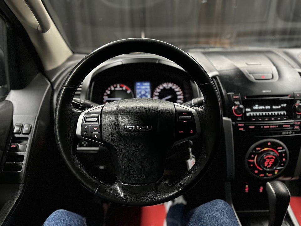 Isuzu D-Max 2,5 TD 163 Crew Cab Exclusive aut. 4d