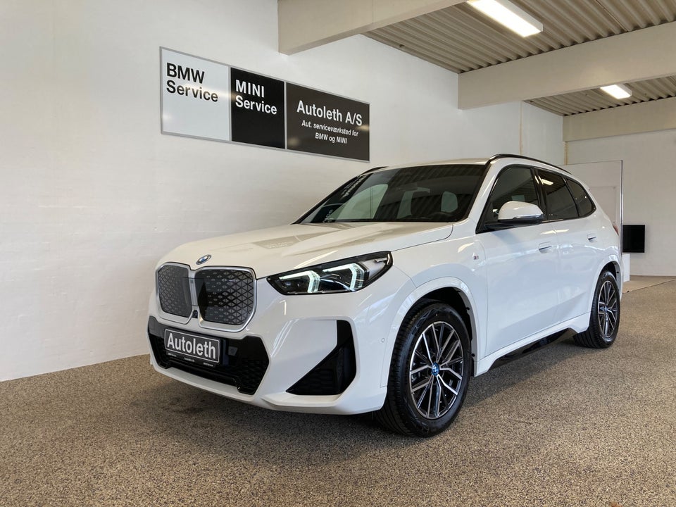 BMW iX1 xDrive30 Fully Charged M-Sport 5d