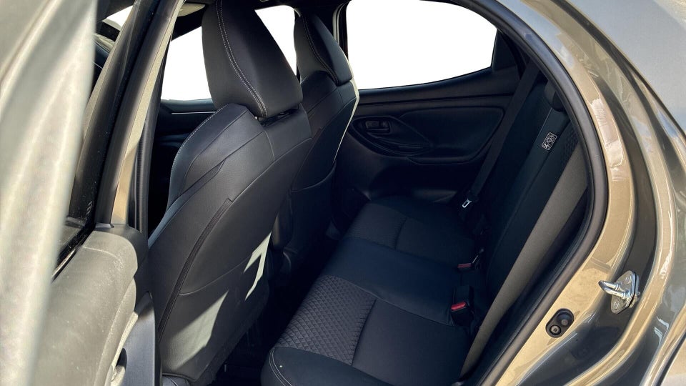 Toyota Yaris 1,5 Hybrid Style e-CVT 5d