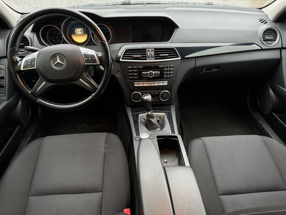 Mercedes C200 2,2 CDi BE 4d