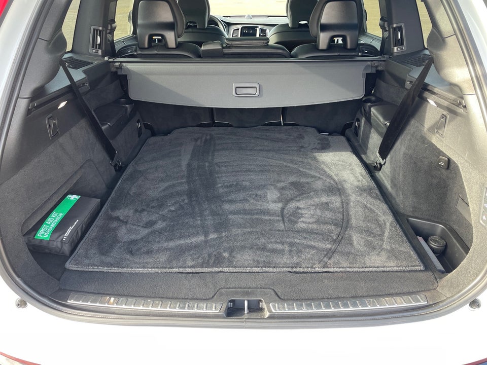 Volvo XC90 2,0 T8 ReCharge R-Design aut. AWD 7prs 5d