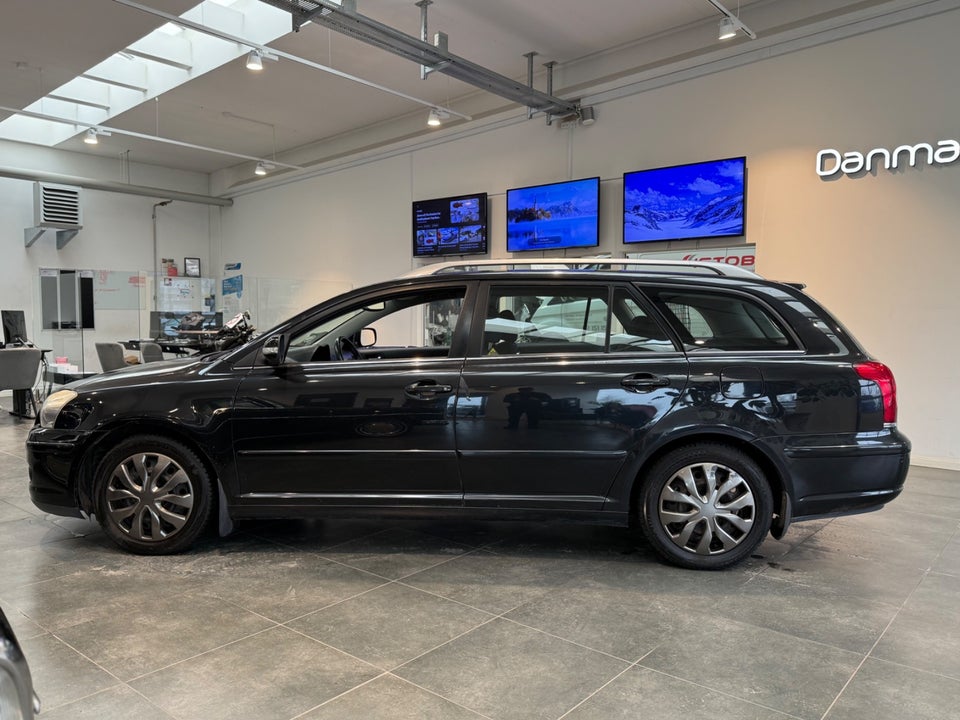 Toyota Avensis 2,0 VVT-i Executive 5d