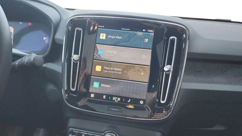 Volvo EC40 Standard Range Core 5d