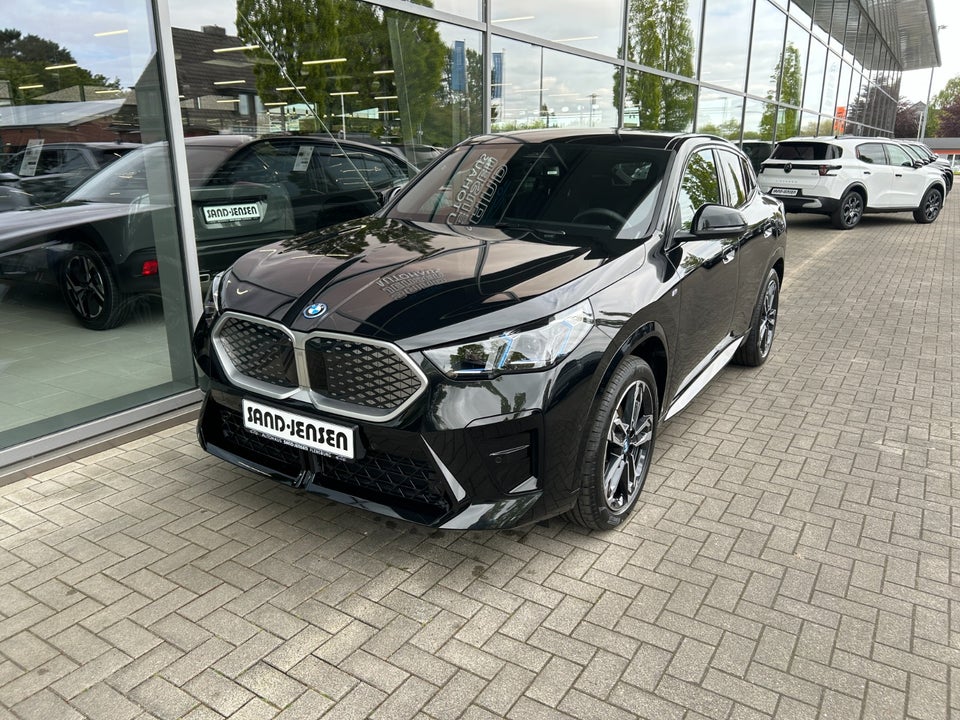 BMW iX2 xDrive30 M-Sport Premium 5d