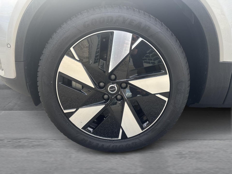 Volvo XC40 ReCharge Twin Ultimate 5d