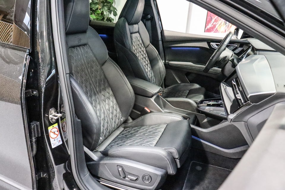 Audi Q4 e-tron 50 S-line quattro 5d