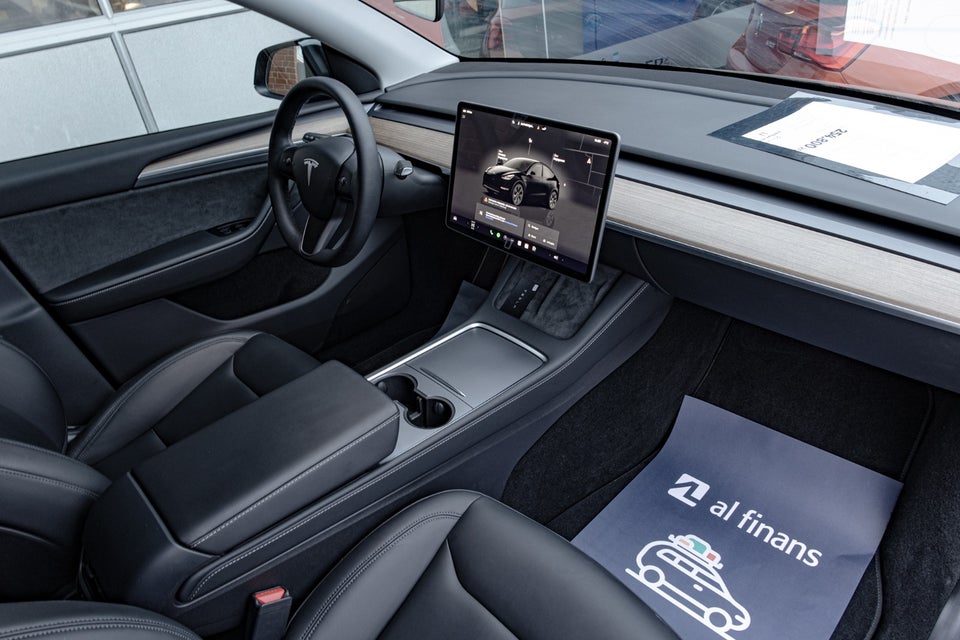 Tesla Model Y RWD 5d