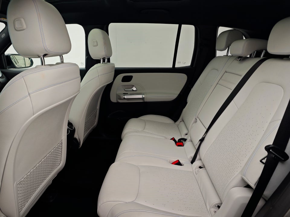 Mercedes EQB300 AMG Line 4Matic 5d