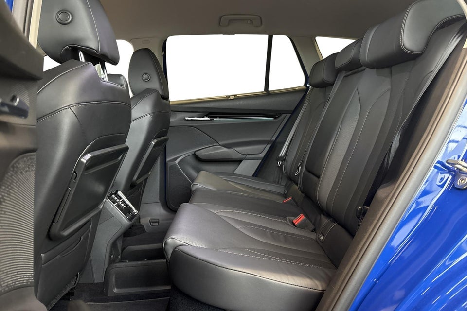 Skoda Enyaq 60 iV Suite 5d