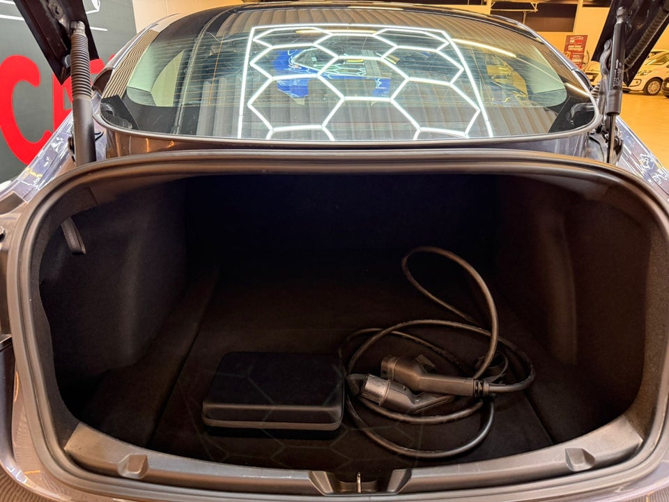 Tesla Model 3 Standard Range+ RWD 4d