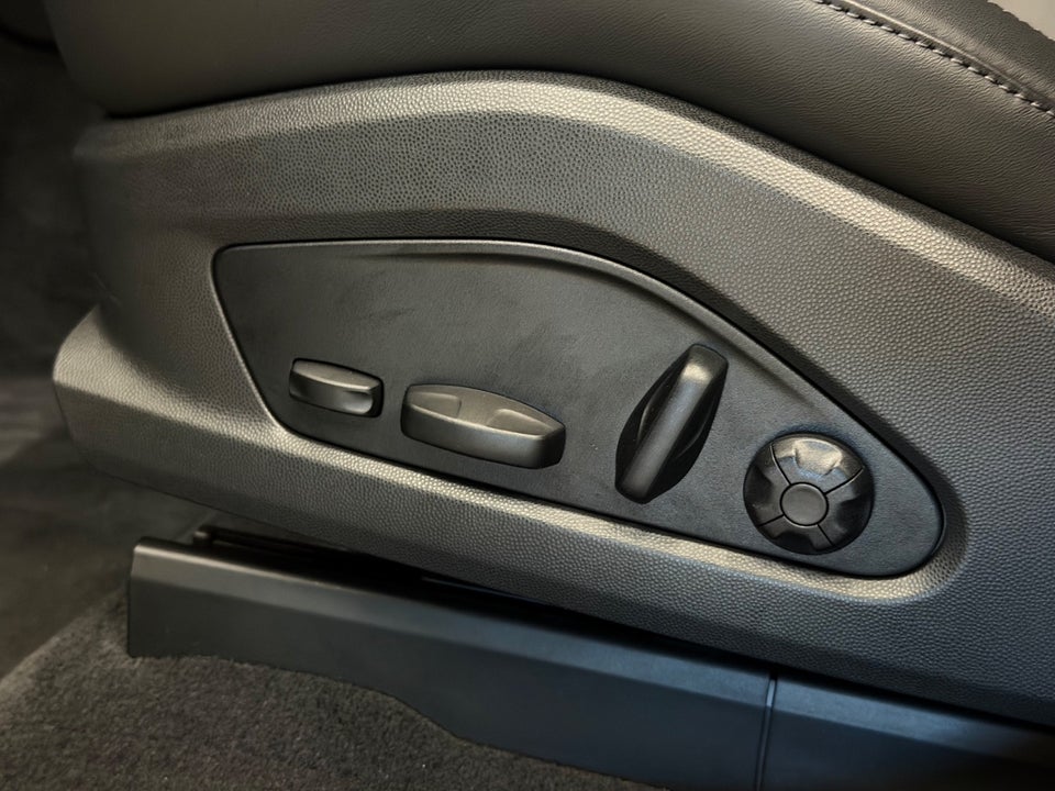 Porsche Macan 4 5d
