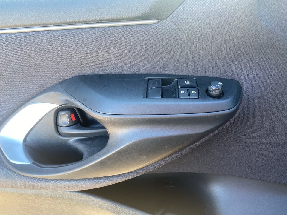 Toyota Yaris 1,5 Hybrid H3 e-CVT 5d