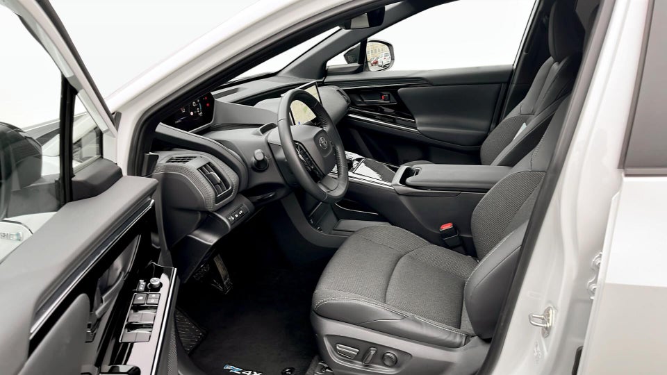 Toyota bZ4X Active 5d