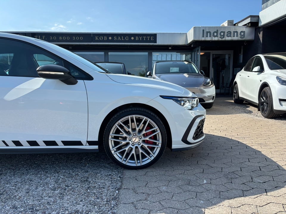 VW Golf VIII 1,4 GTE DSG 5d