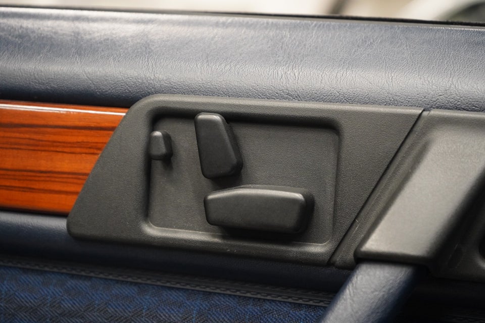 Mercedes E280 2,8  4d