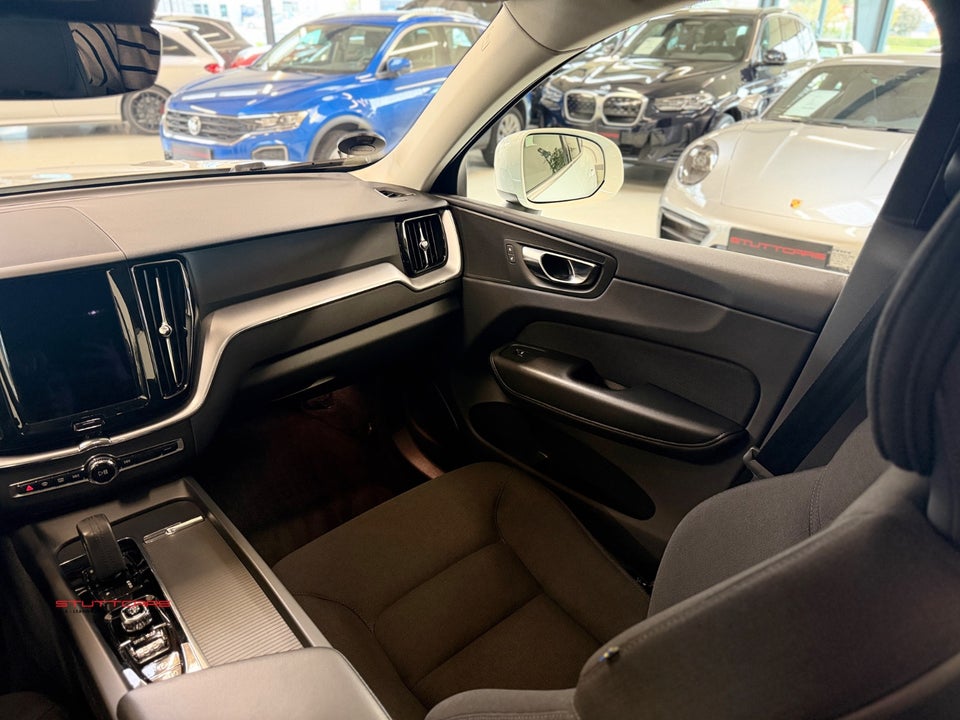 Volvo XC60 2,0 B4 197 Momentum aut. 5d