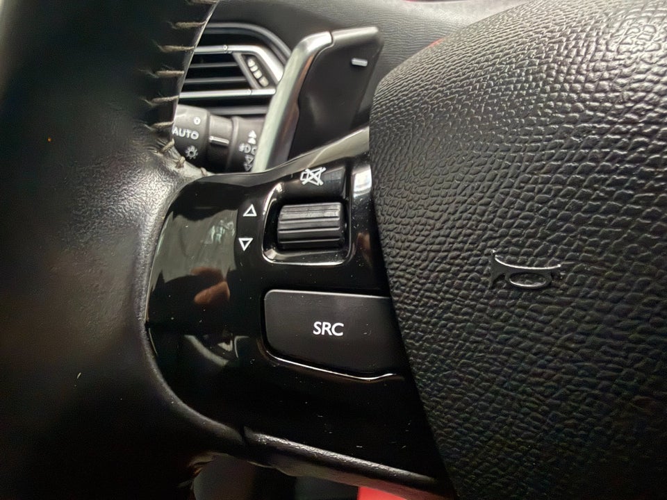 Peugeot 308 1,2 e-THP 130 Allure EAT6 5d