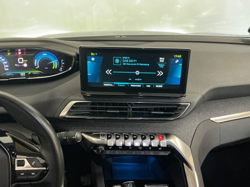 Peugeot 3008 1,6 Hybrid Allure Pack EAT8 5d