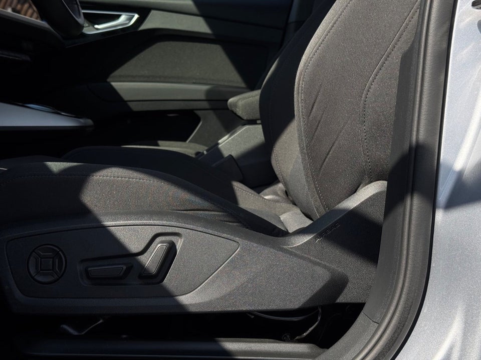 Audi Q4 e-tron 40 S-line 5d