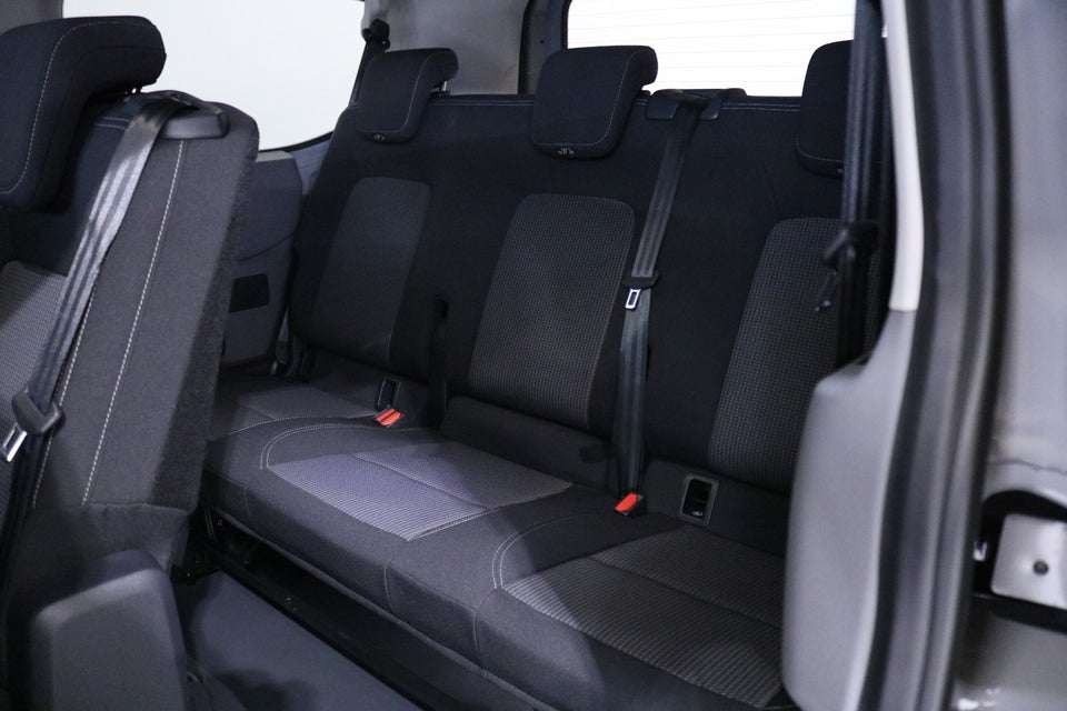 VW e-Caravelle 64 Basis SWB