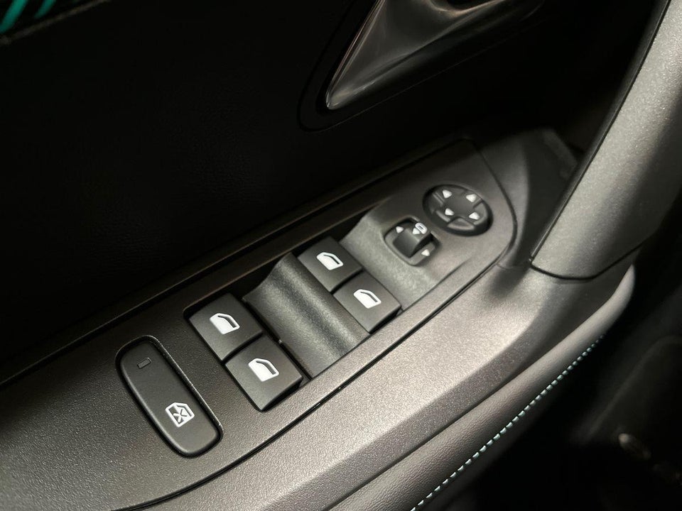 Peugeot e-2008 50 Allure 5d