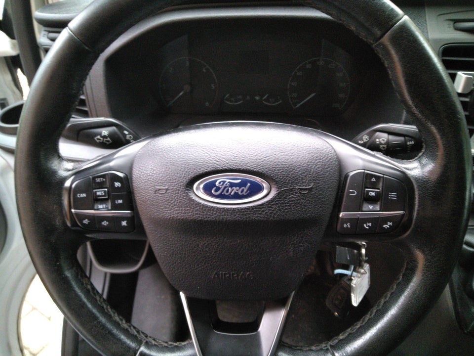 Ford Transit Custom 320 L2 2,0 TDCi 130 Trend