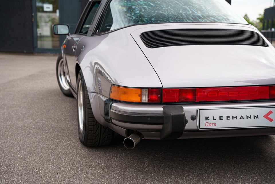 Porsche 911 3,2 Carrera Targa Commemorative Edition 2d