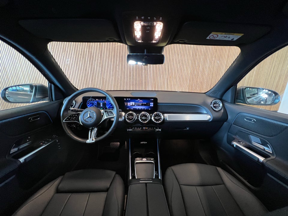 Mercedes EQB300 Progressive Advance Plus 4Matic 7prs 5d