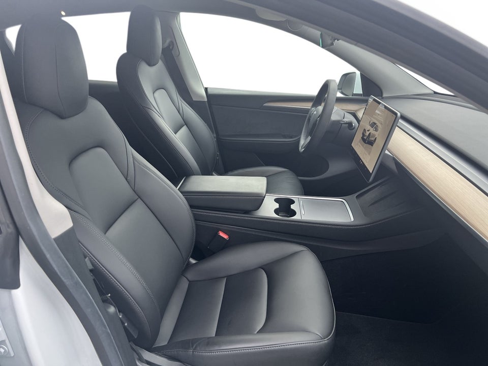 Tesla Model Y Long Range AWD 5d