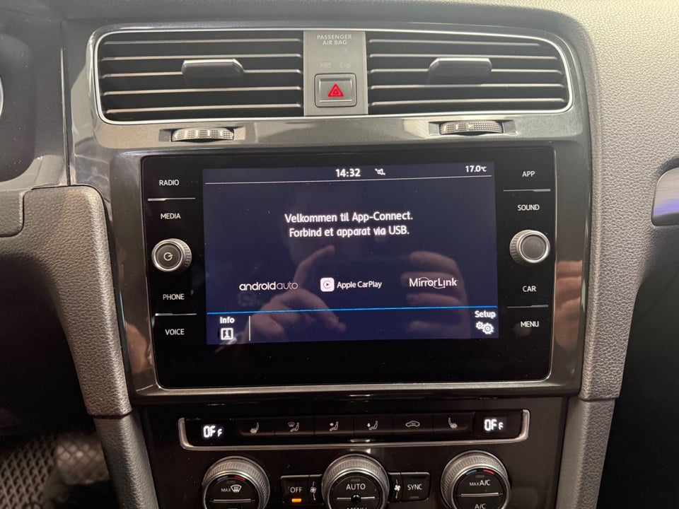 VW Golf VII 1,5 TSi 130 Comfortline Variant DSG 5d