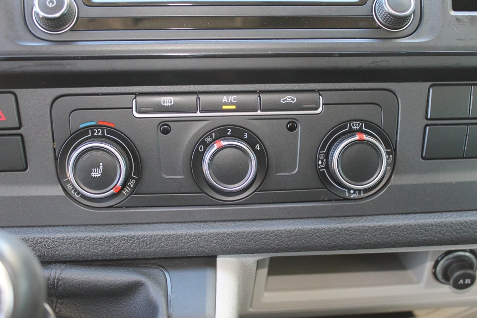 VW Transporter 2,0 TDi 204 Kassevogn kort