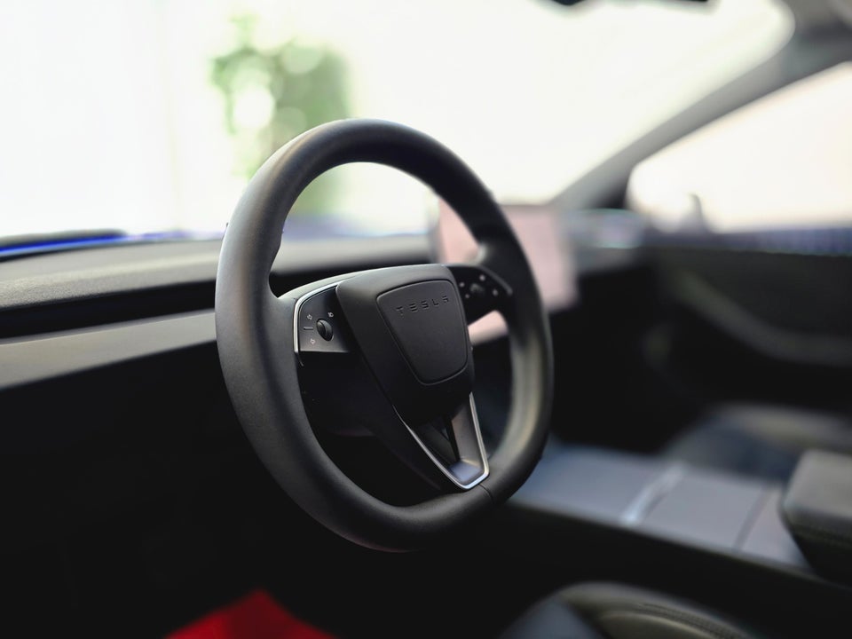 Tesla Model 3 Long Range AWD 4d