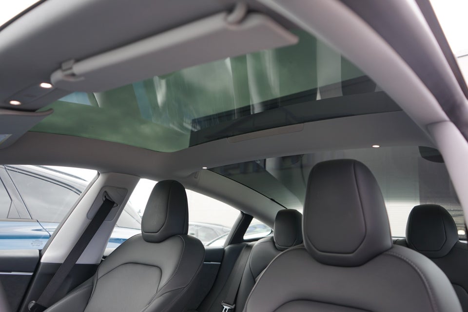 Tesla Model 3 Long Range AWD 4d