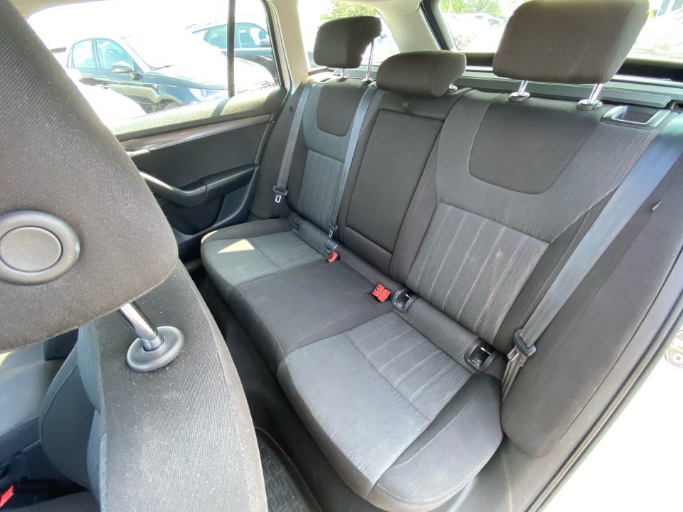 Skoda Octavia 2,0 TDi 150 Celebration+ Combi DSG 5d