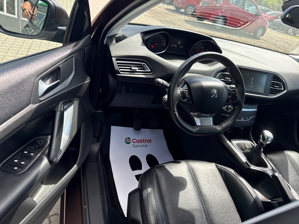 Peugeot 308 1,6 THP 125 Active 5d