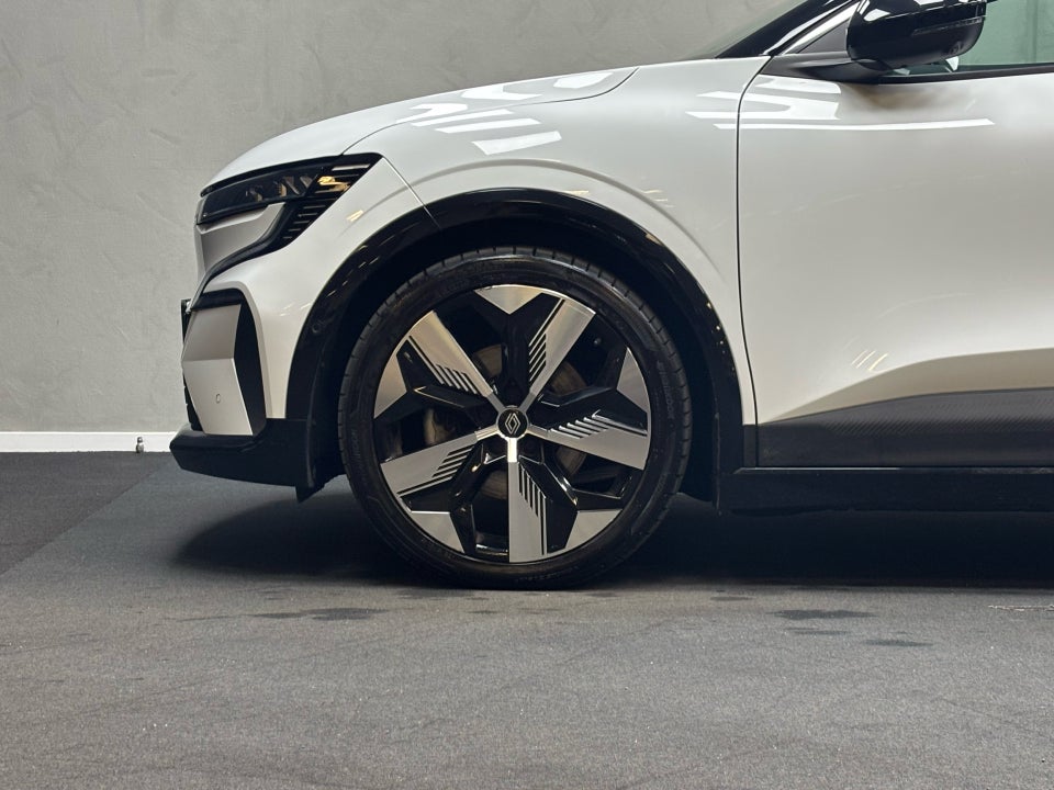 Renault Megane E-Tech 60 Techno 5d