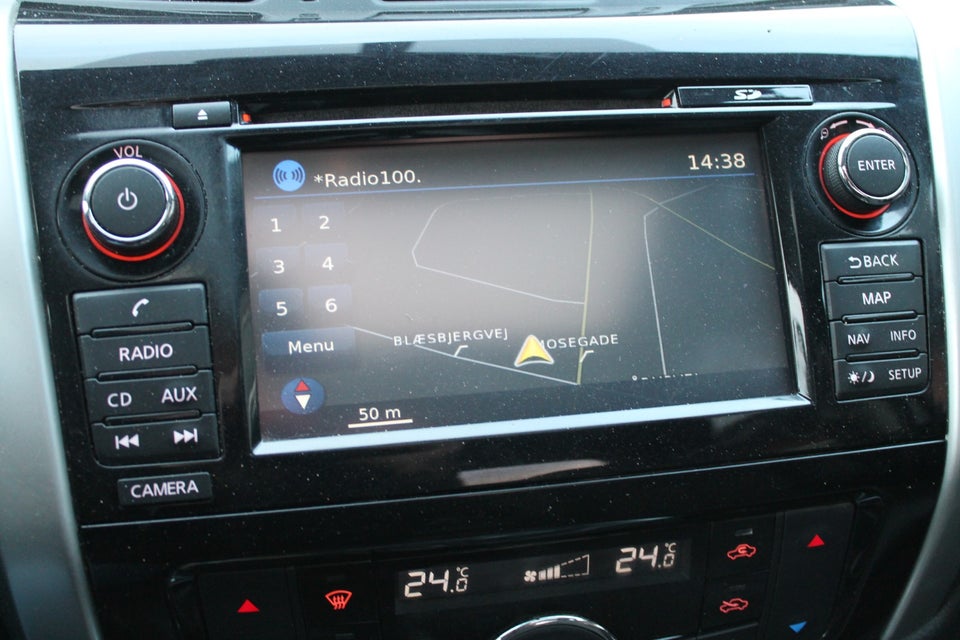 Nissan Navara 2,3 dCi 190 Db.Kab Tekna aut. 4d