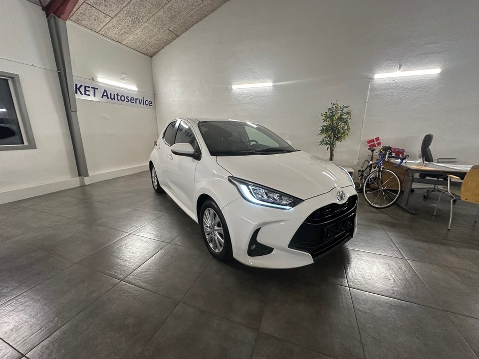 Toyota Yaris 1,5 Active Tech+ 5d