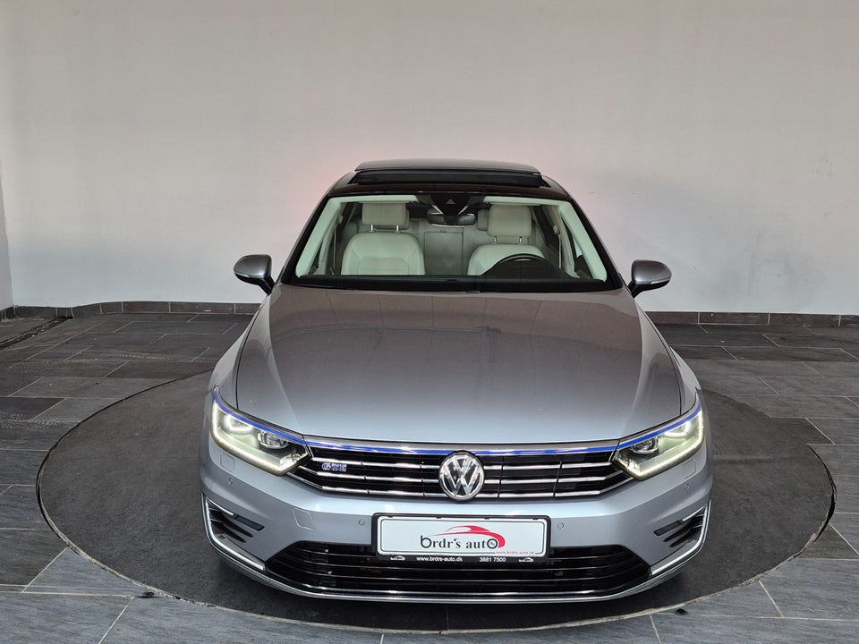 VW Passat 1,4 GTE DSG 4d