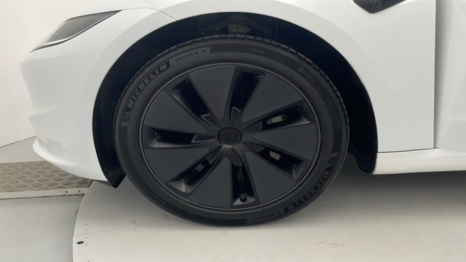 Tesla Model 3 RWD 4d