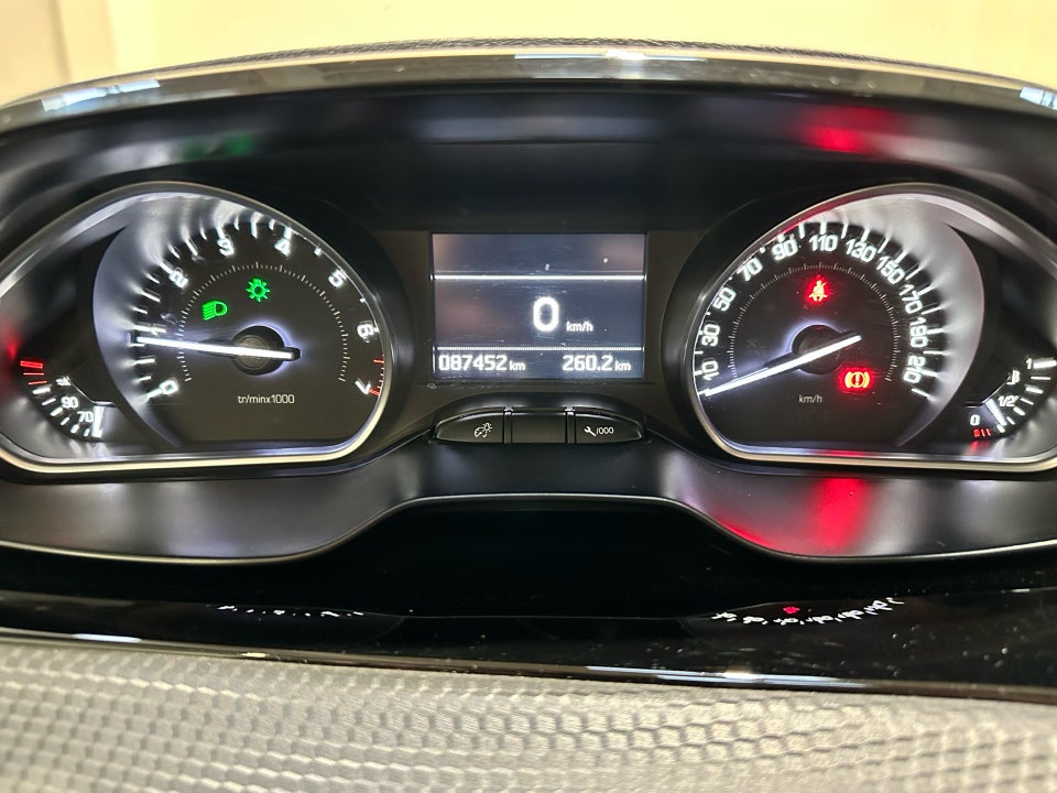 Peugeot 208 1,2 PureTech 82 Allure+ 5d