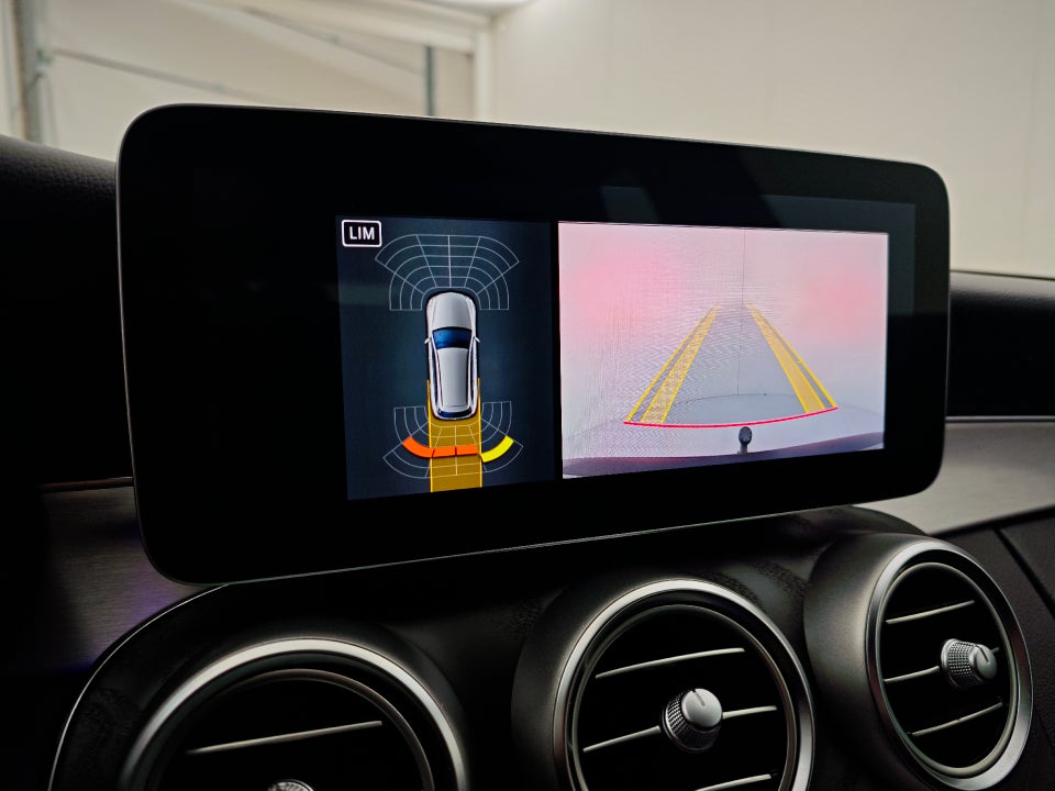 Mercedes C300 de 2,0 AMG Line stc. aut. 5d