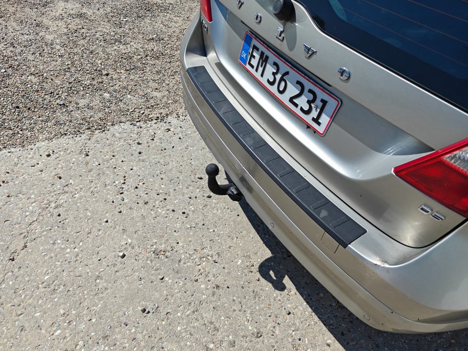 Volvo V70 2,4 D5 185 R-Design aut. 5d