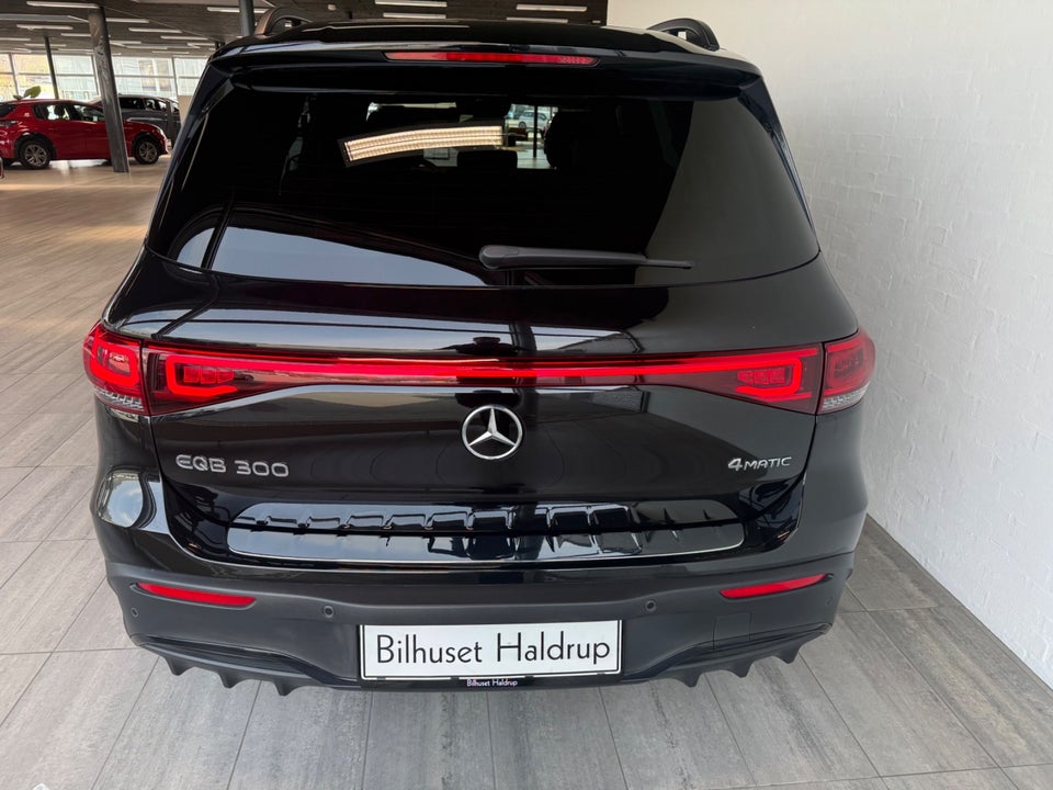Mercedes EQB300 AMG Line 4Matic 7prs 5d